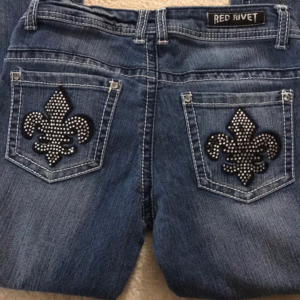 🔥 Red Rivet Jeans - Picture 2 of 7